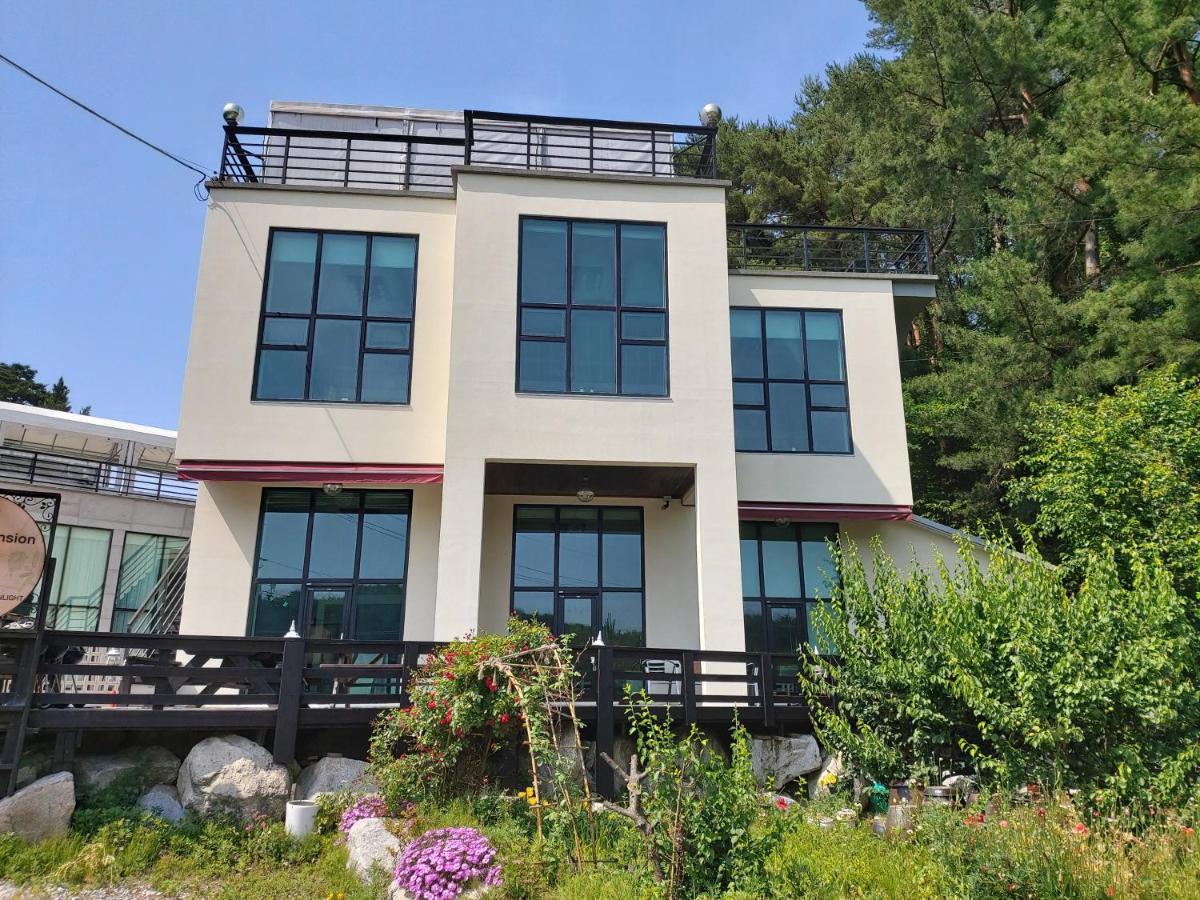 Rooftop Moonlight Pension Каннын Экстерьер фото